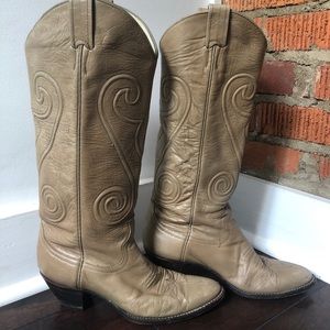 Vintage Larry Mahan’s